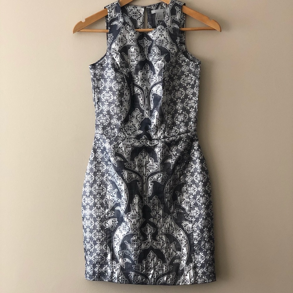 Beautiful and lightweight H&M holiday dress